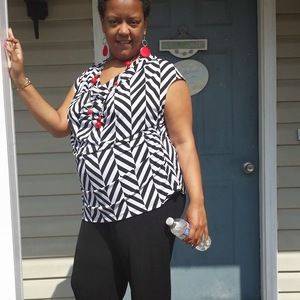 Meet your Posher, Crystal